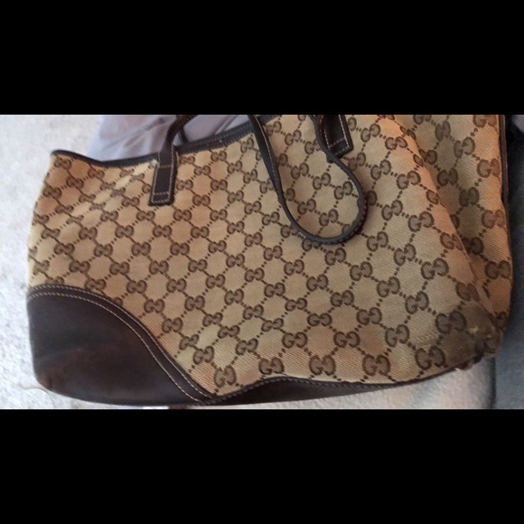 Gucci purse - authentic - Picture 2 of 3